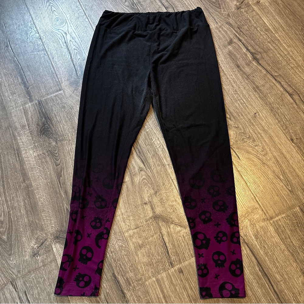 LuLaRoe Women’s Leggings in Black and Purple Ombre with Skull